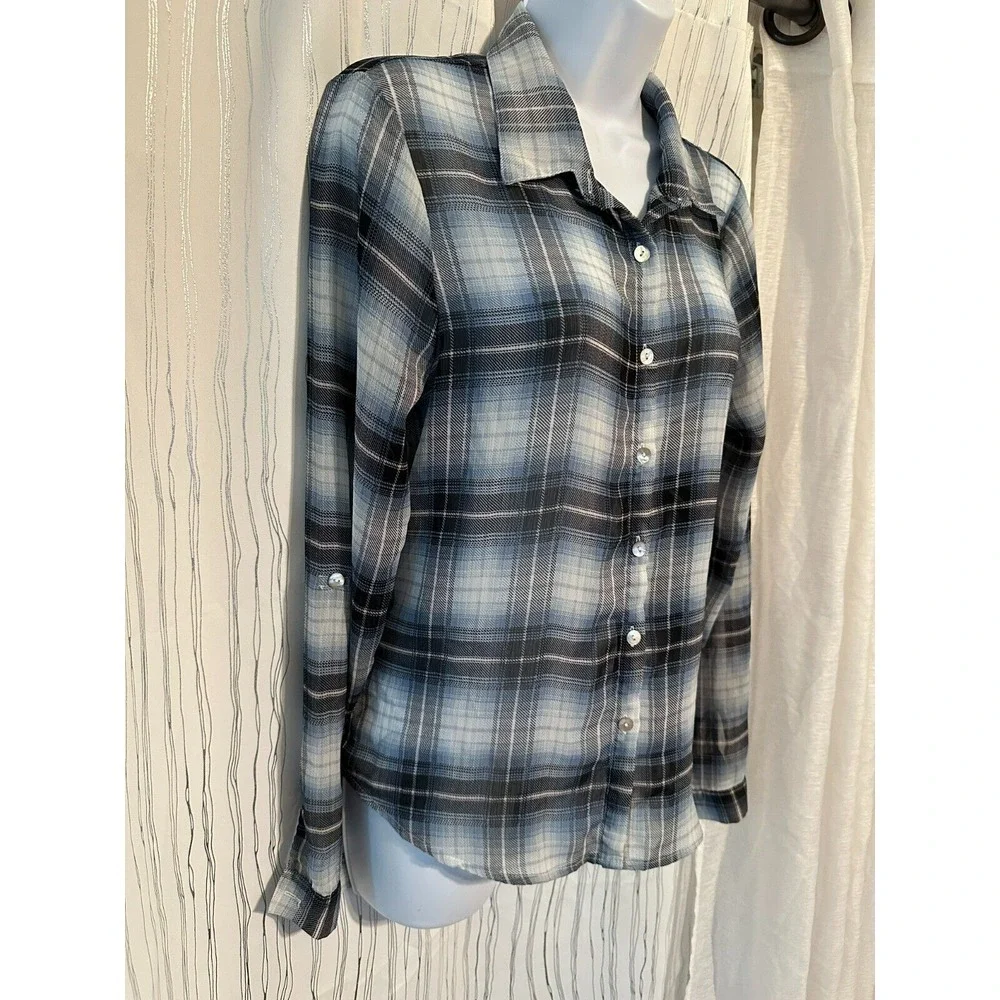 About‎ A Girl Plaid Lynn Plaid Flannel Shirt Medium Buttons